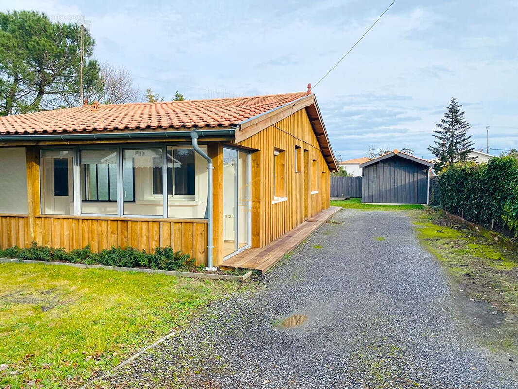 Maison de plain-pied rénovée avec piscine et garage à vendre à Gujan-Mestras, quartier Meyran - photo 2