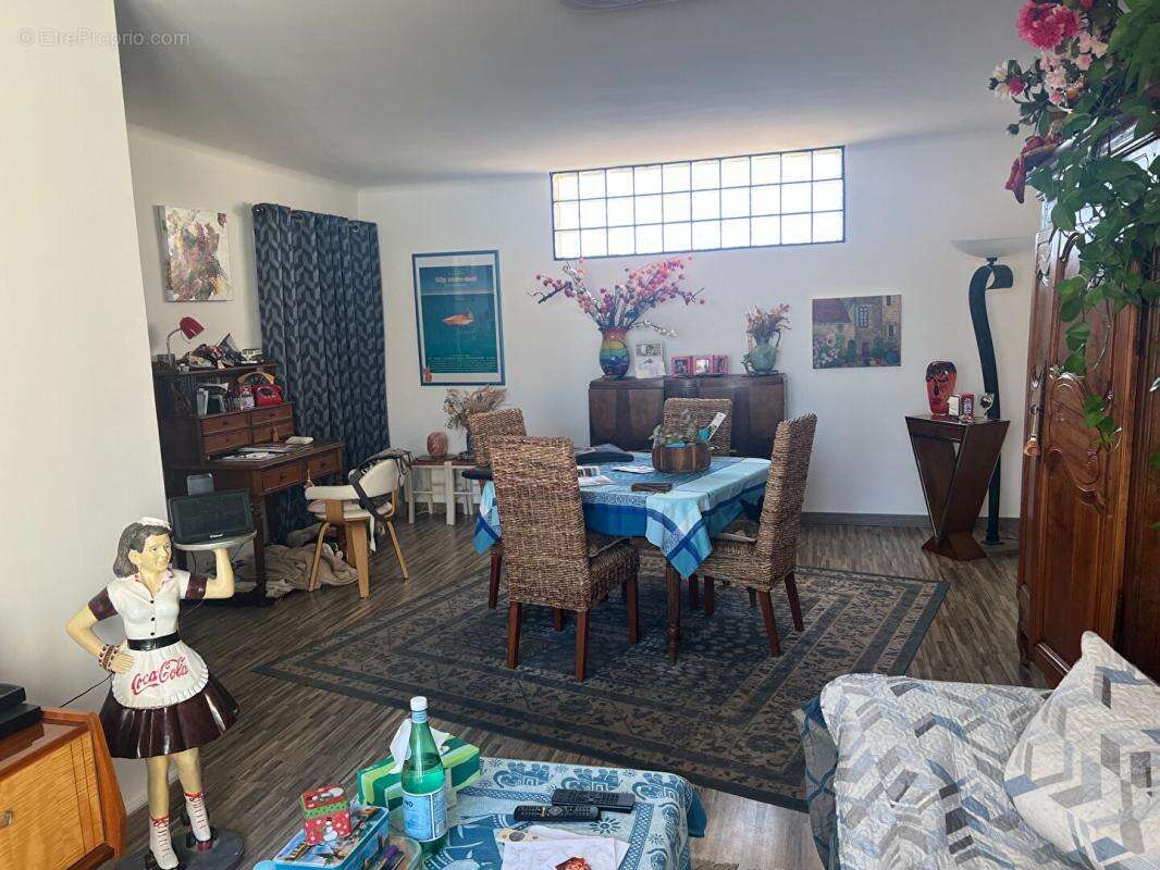 Sete   Appartement en dernier étage avec ascenseur 67 m2 - photo 7