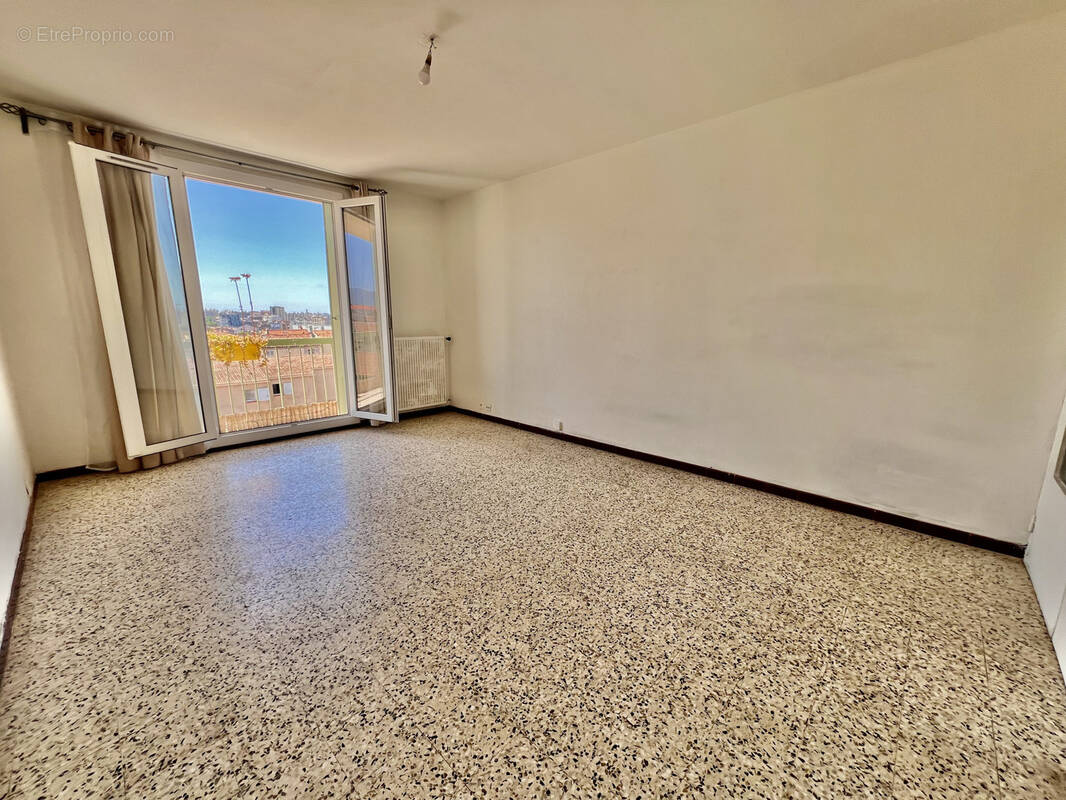 Appartement à MARSEILLE-3E