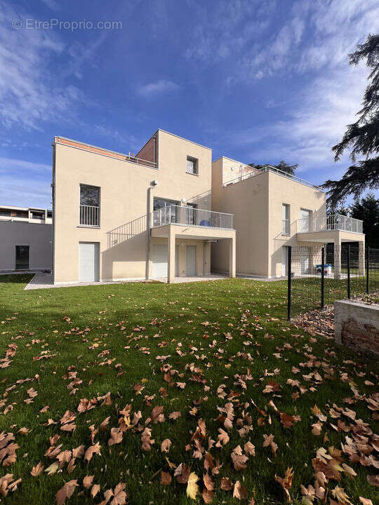 Appartement à VEAUCHE