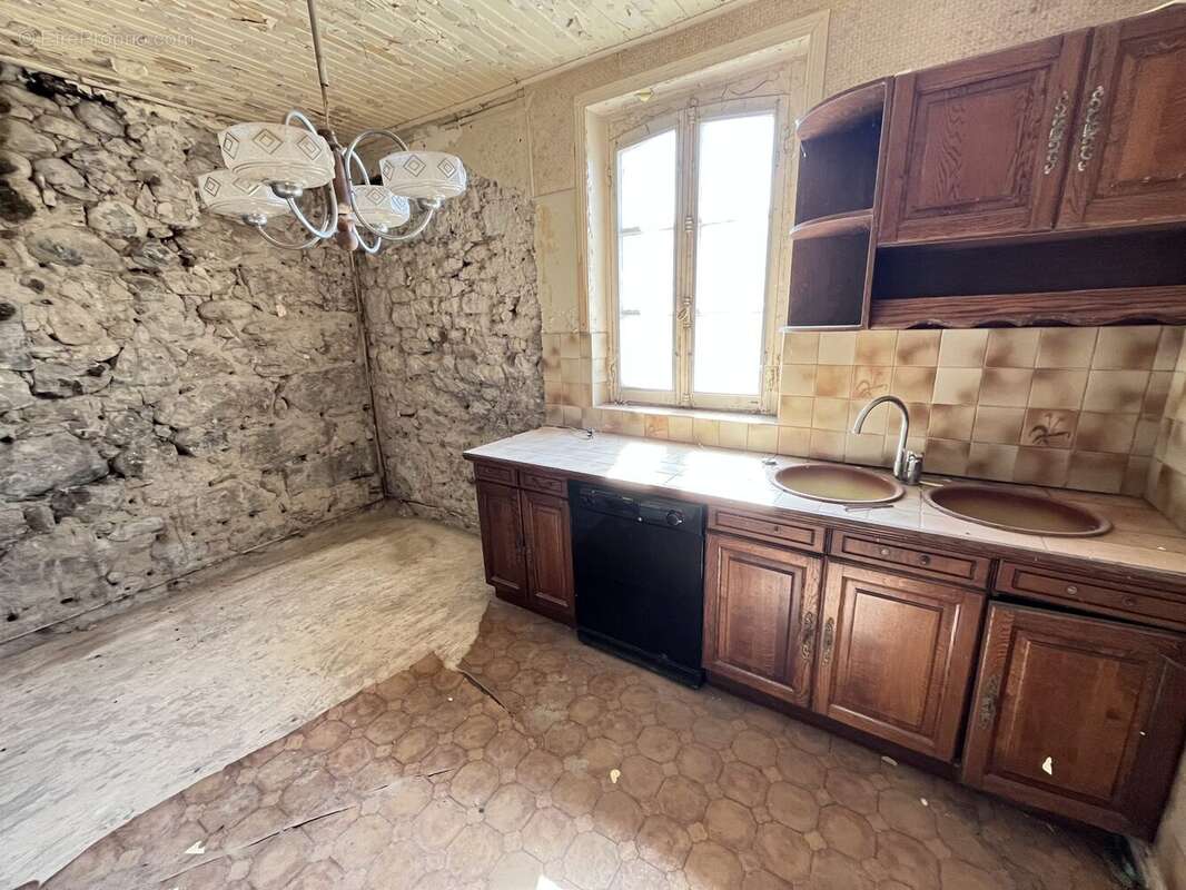 Cuisine - Maison à YDES