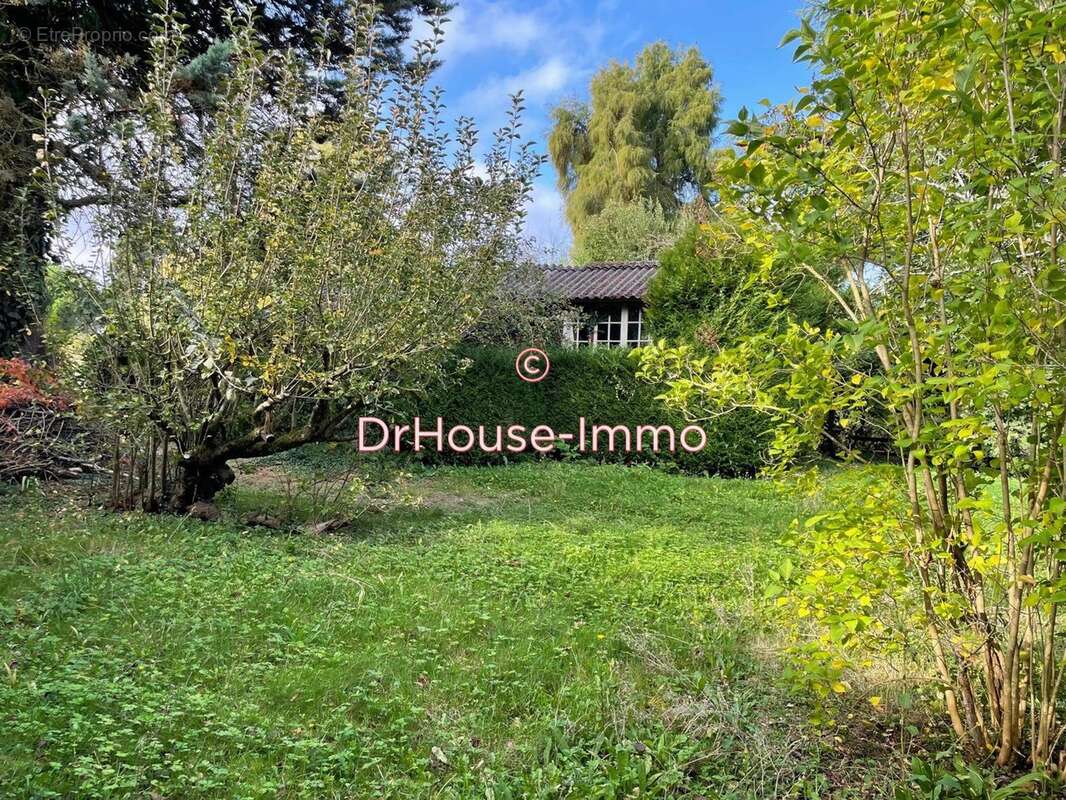 Autre à VAUX-SUR-SEINE