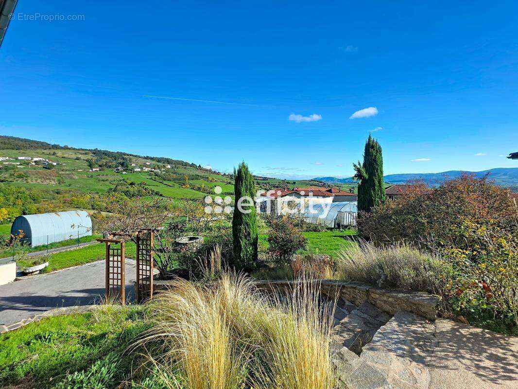 Maison à SAINT-ROMAIN-EN-JAREZ