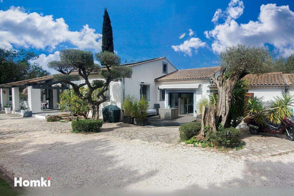 Maison à SOLLIES-VILLE