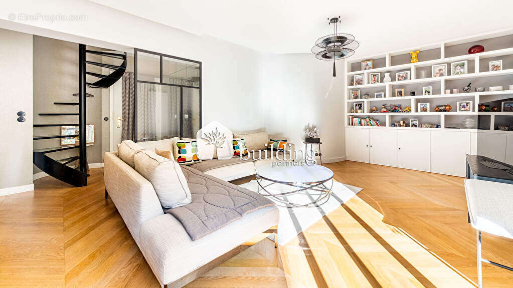 Appartement à NEUILLY-SUR-SEINE