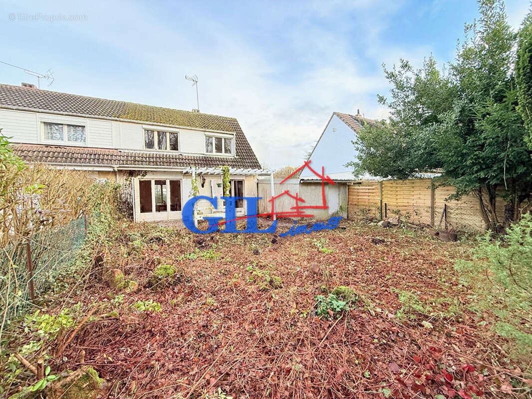 Maison à SAVIGNY-LE-TEMPLE