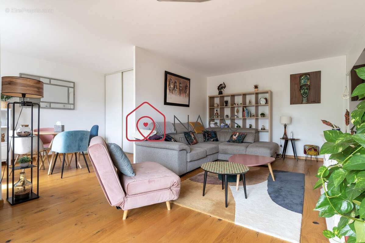 En EXCLUSIVITE : Rueil-Malmaison proche gare appartement 5 pièces avec balcon + 2 parkings + ca - photo 3