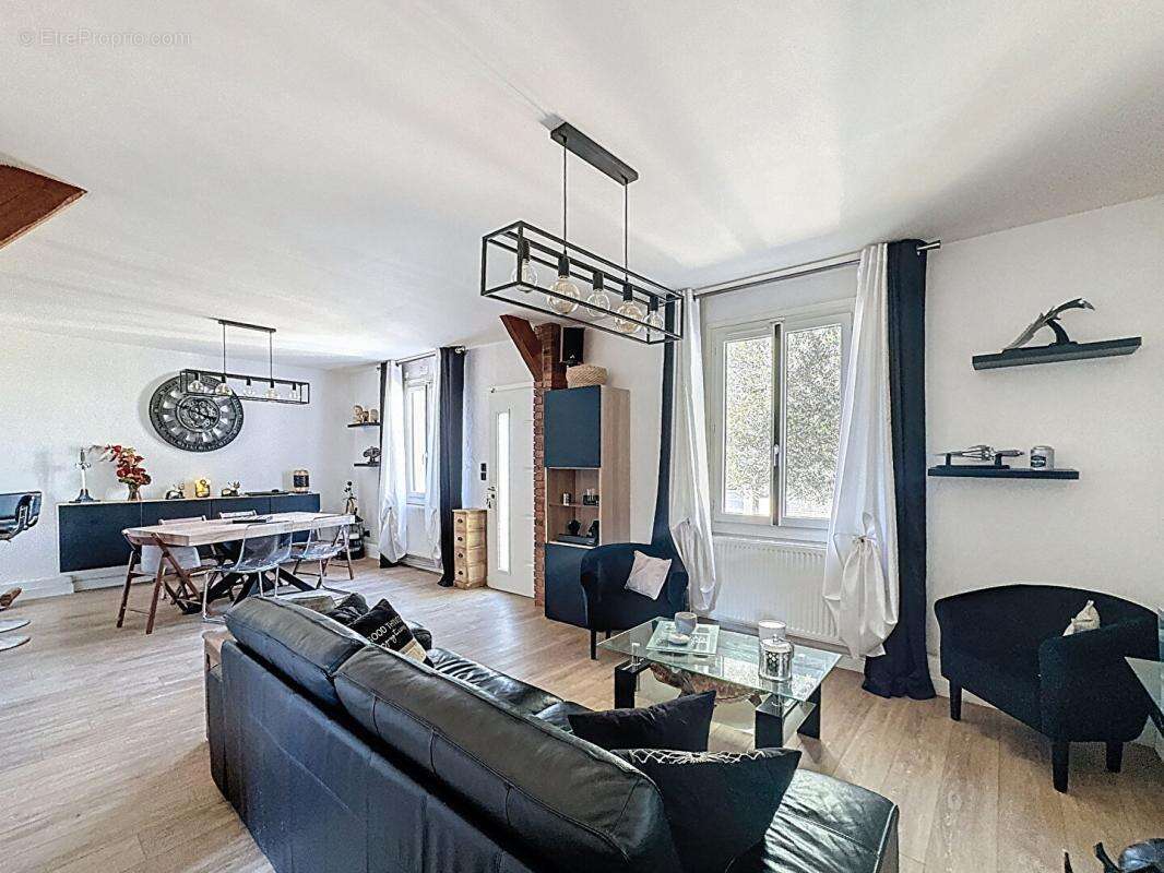 Maison à MORANGIS