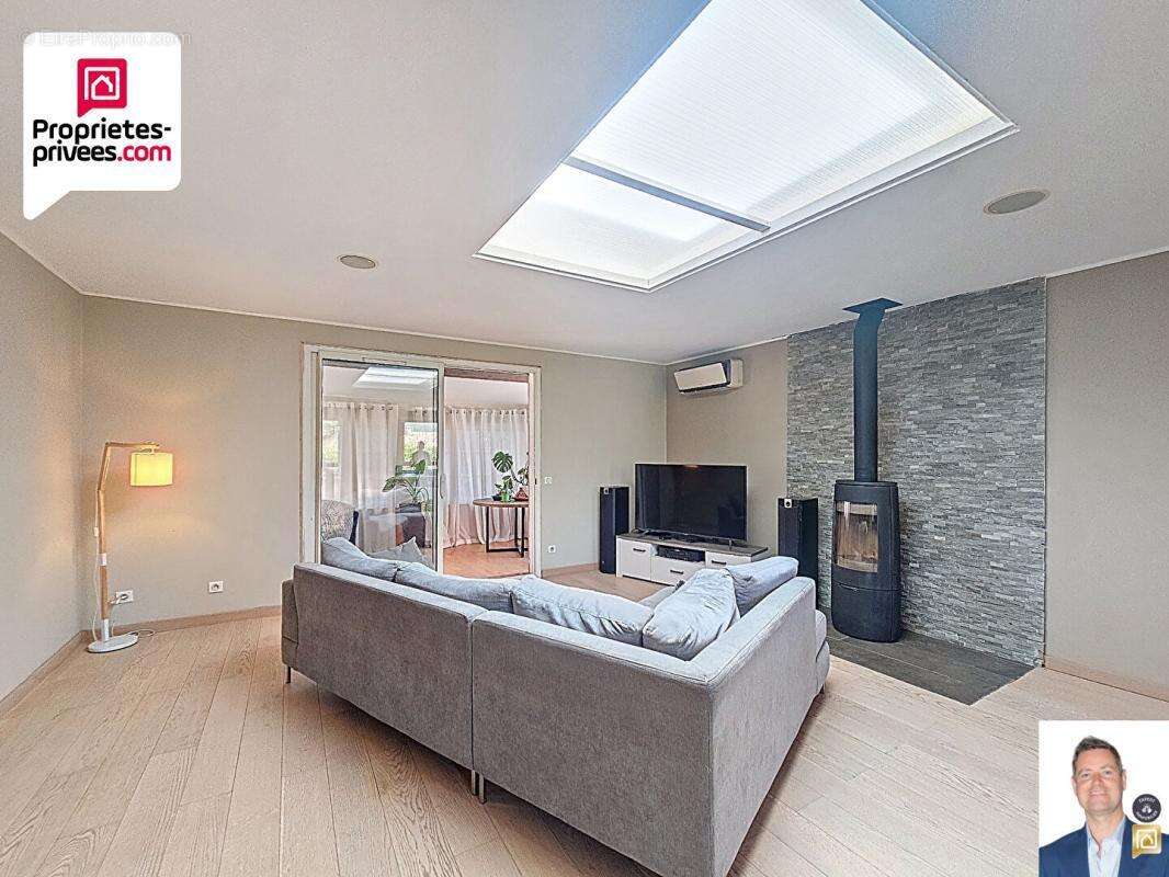 Maison à SAINT-CEZAIRE-SUR-SIAGNE