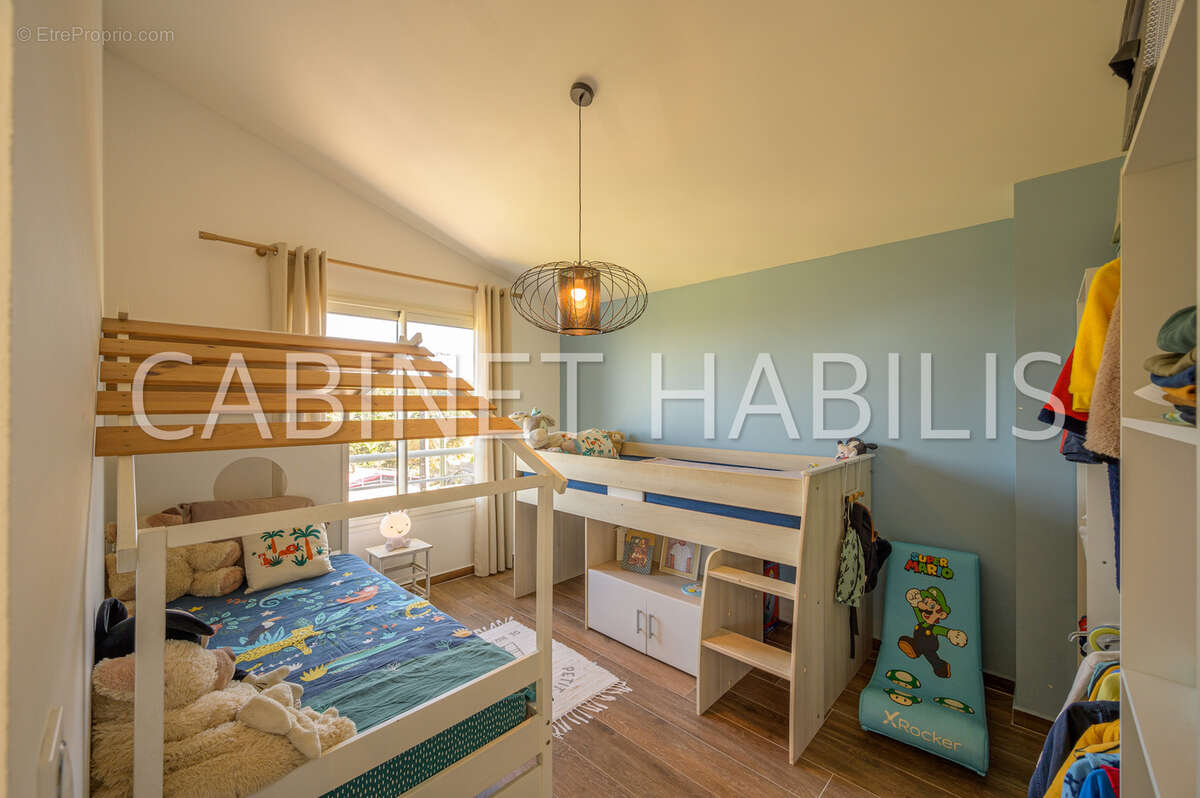A VENDRE -VILLA T6  224.40 m2 environ - ENTRE-DEUX - 690 000 € - photo 14
