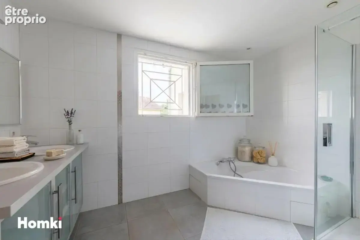Propriété familiale T11 de 306.89 m² - photo 5