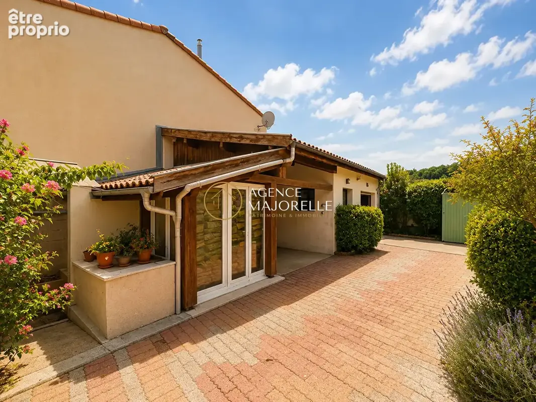 Maison de caractère avec de nombreuses dépendances ! - photo 4