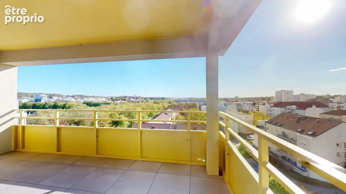 Appartement T4 de 155 m2 avec terrasse, loggia, garage et parking intérieur à Metz - photo 4