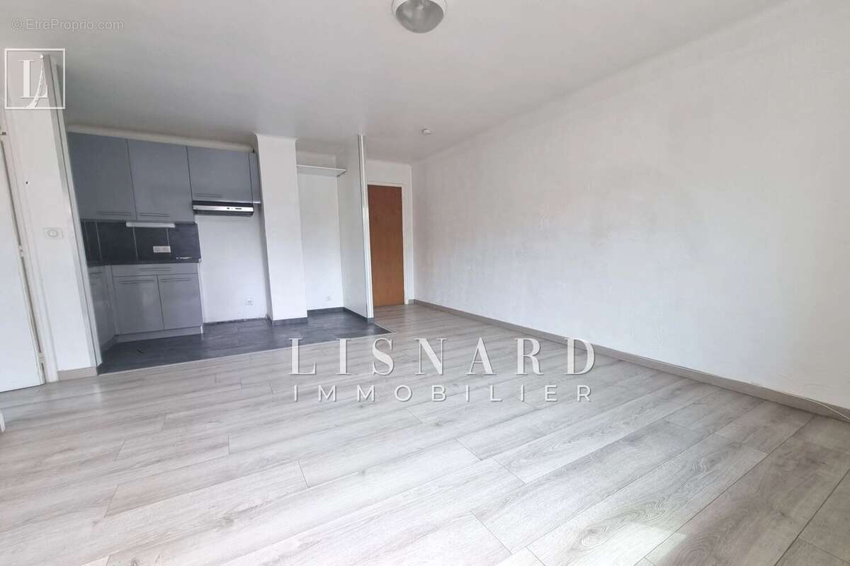 Appartement 35 m² à Vallauris  - photo 2