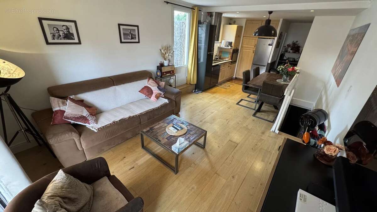 Appartement à SAINT-LAURENT-DU-VAR