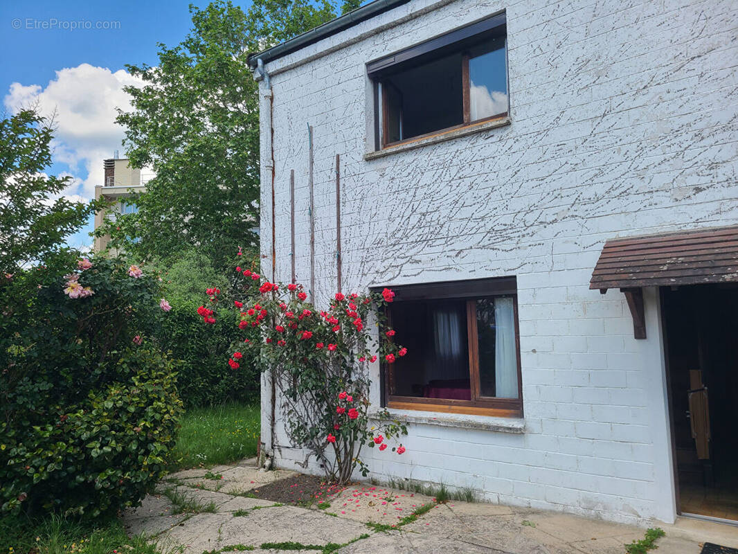 Maison à FONTENAY-LE-FLEURY