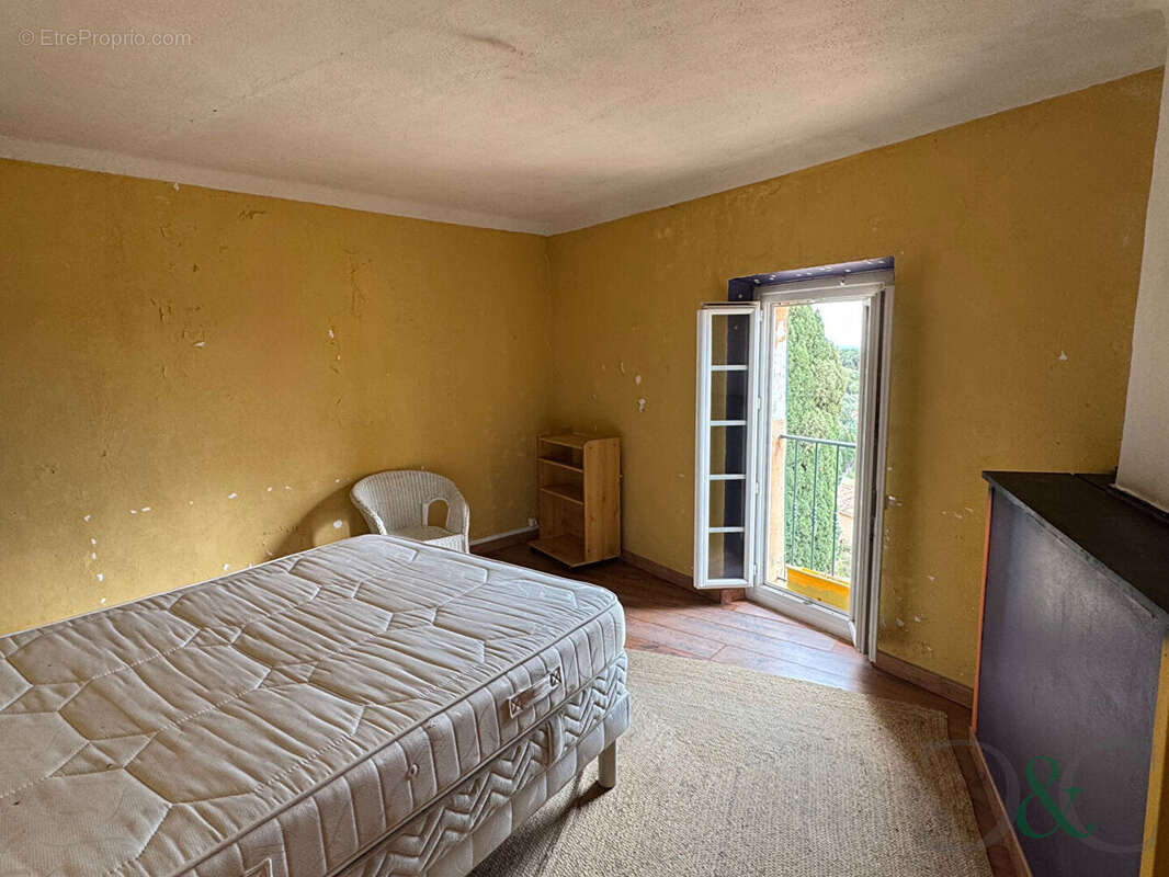 Appartement à BORMES-LES-MIMOSAS