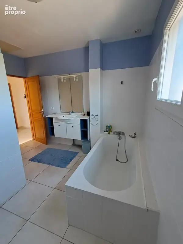 Villemoustaussou – élégante maison familiale avec jardin, terrasse et garage - photo 14