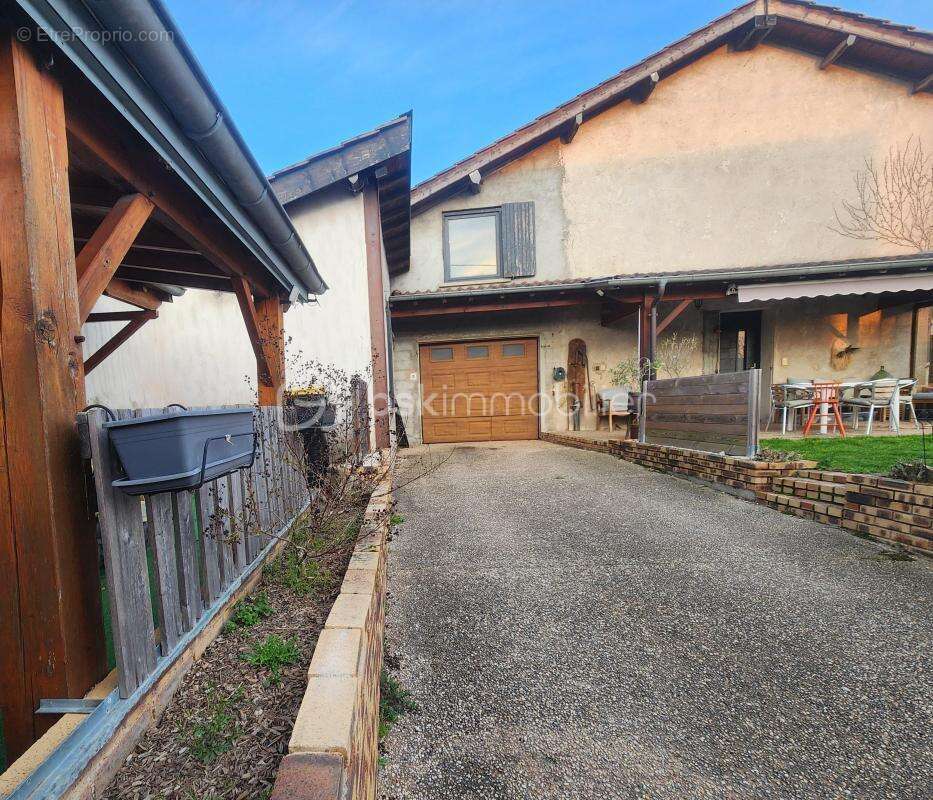 Maison à CHATILLON-SUR-CHALARONNE