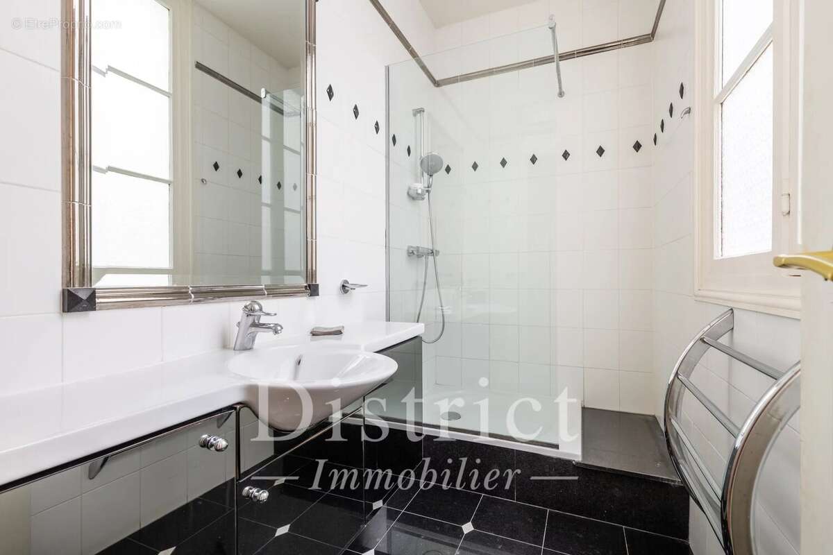 Wagram/Ampère. Appartement de réception de 373m². Très beaux volumes! - photo 16