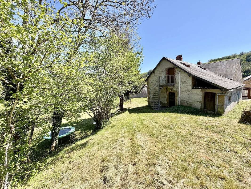 Maison authentique avec un grand terrain à vendre près d'Anost, Morvan - photo 26