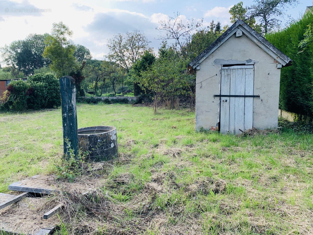 Terrain à LORREZ-LE-BOCAGE-PREAUX
