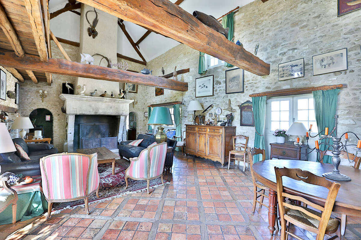 Maison à NEAUPHLE-LE-VIEUX