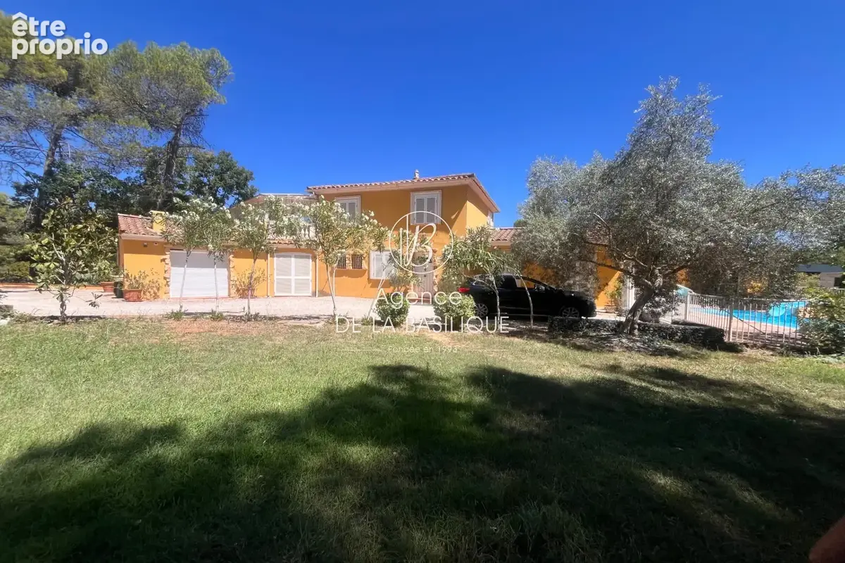 Maison à SAINT-MAXIMIN-LA-SAINTE-BAUME