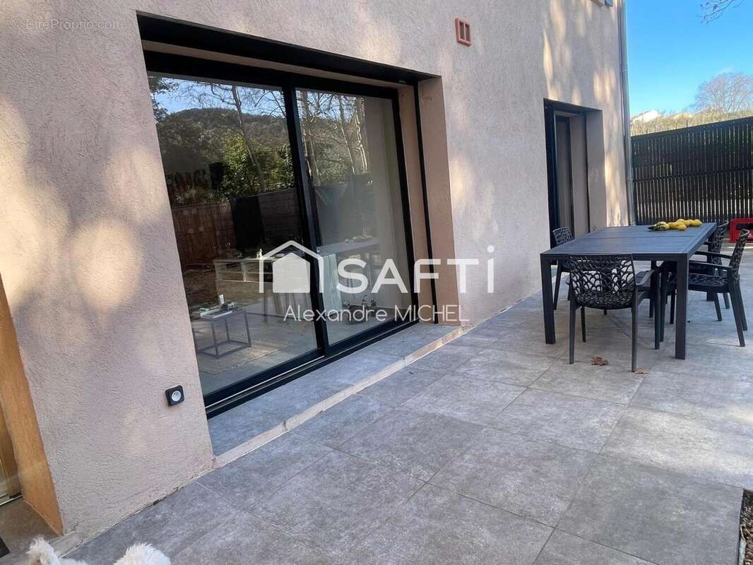 Photo 2 - Appartement à LE BEAUSSET