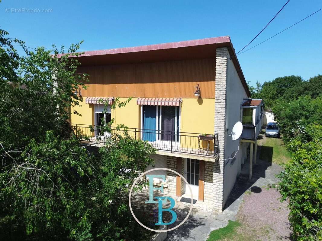 Maison à MEZIDON-CANON