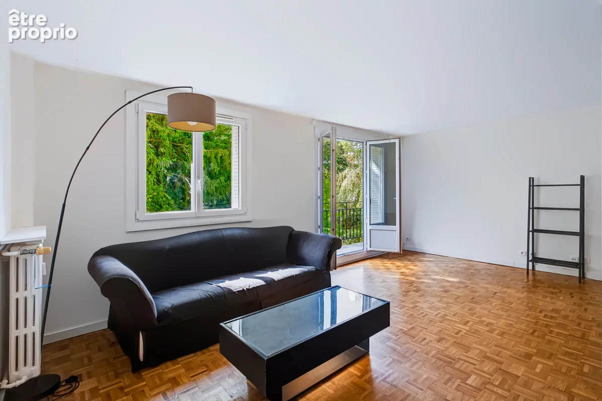 Appartement traversant de 3 pièces avec balcon sur verdure - photo 2
