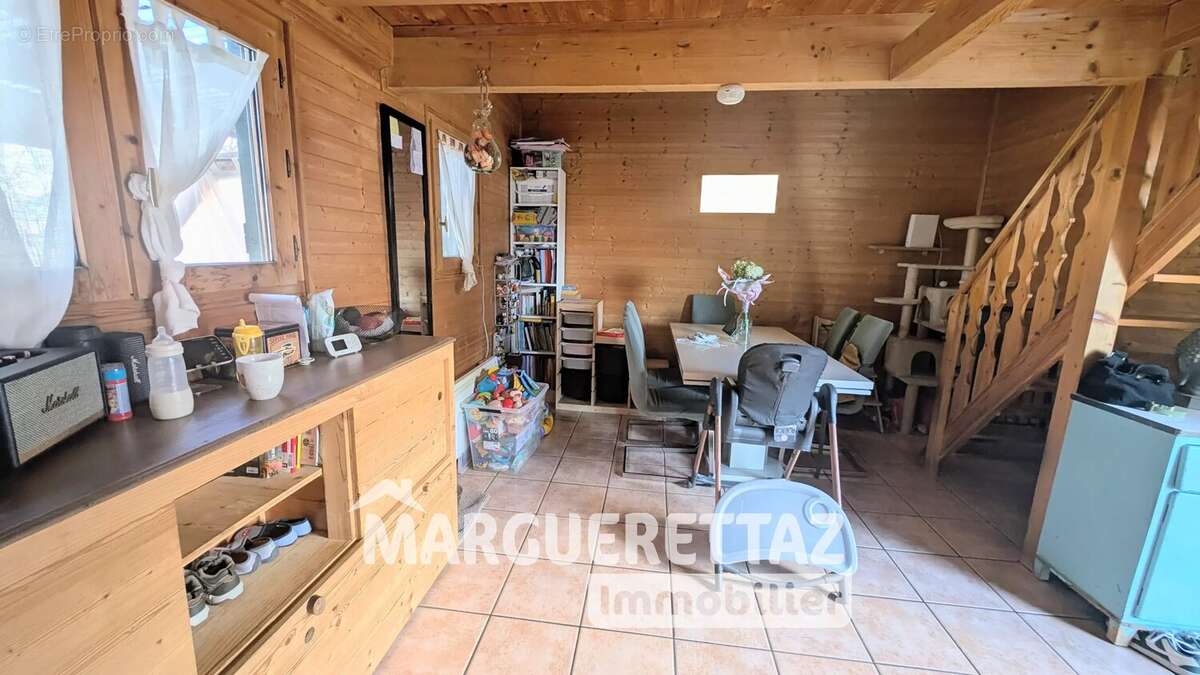 Maison à LA ROCHE-SUR-FORON