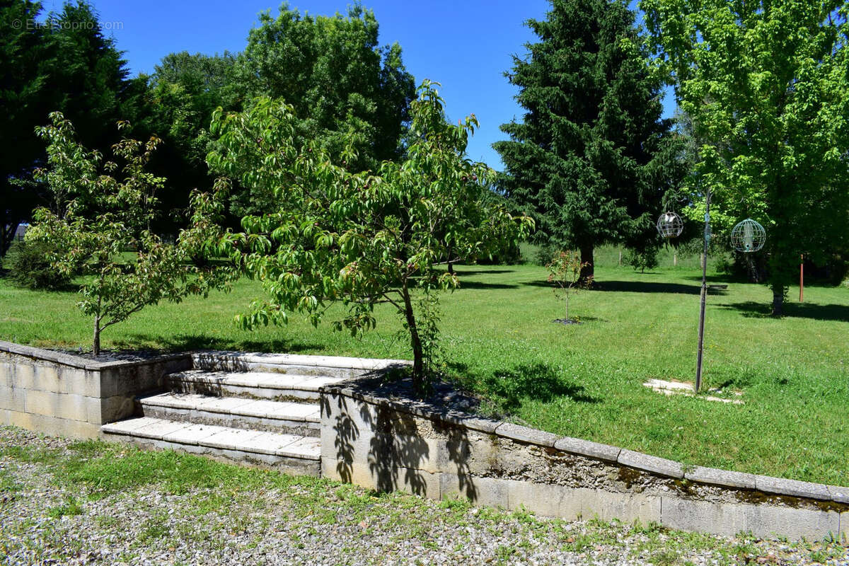 Maison de caractère avec vue dégagée sur la campagne   Masseret, Corrèze - photo 27