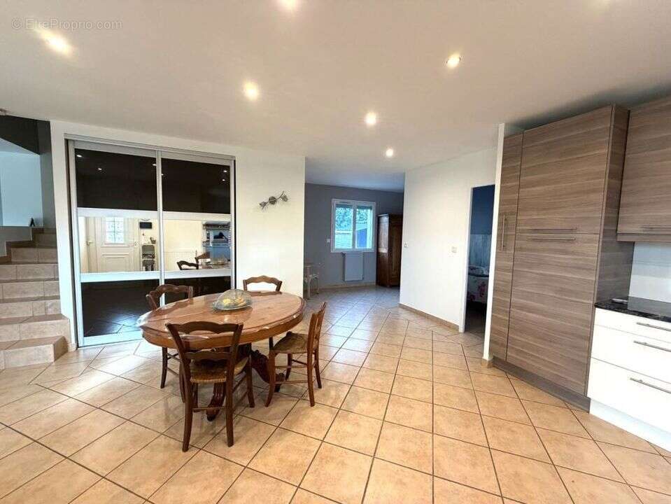 Maison à ROMANS-SUR-ISERE