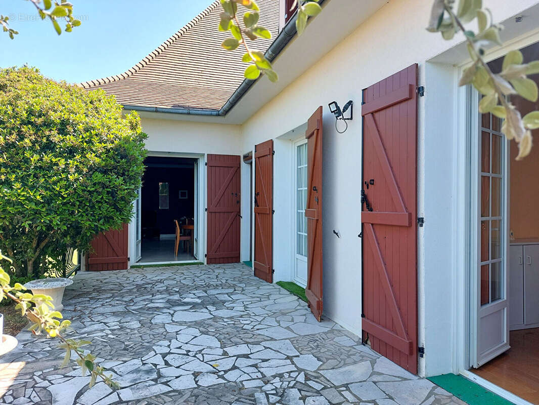 Maison à JUSSY-CHAMPAGNE