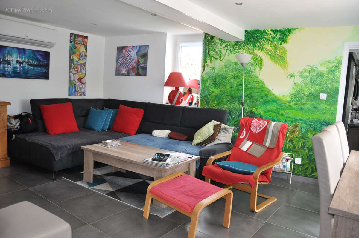 Maison à SAINT-PIERRE-LAVAL