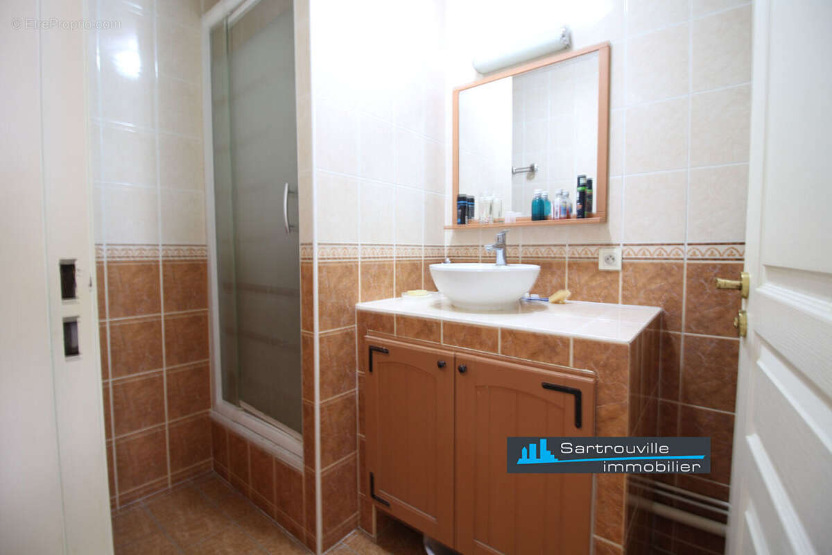 Appartement à SARTROUVILLE