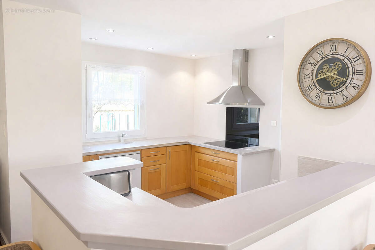 Maison à SAINT-MARCEL-LES-SAUZET