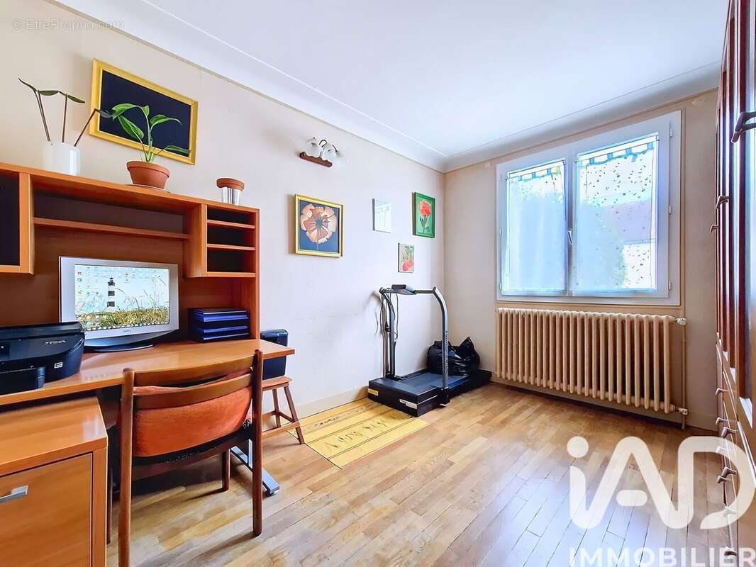 Photo 9 - Maison à VILLENEUVE-LA-GUYARD