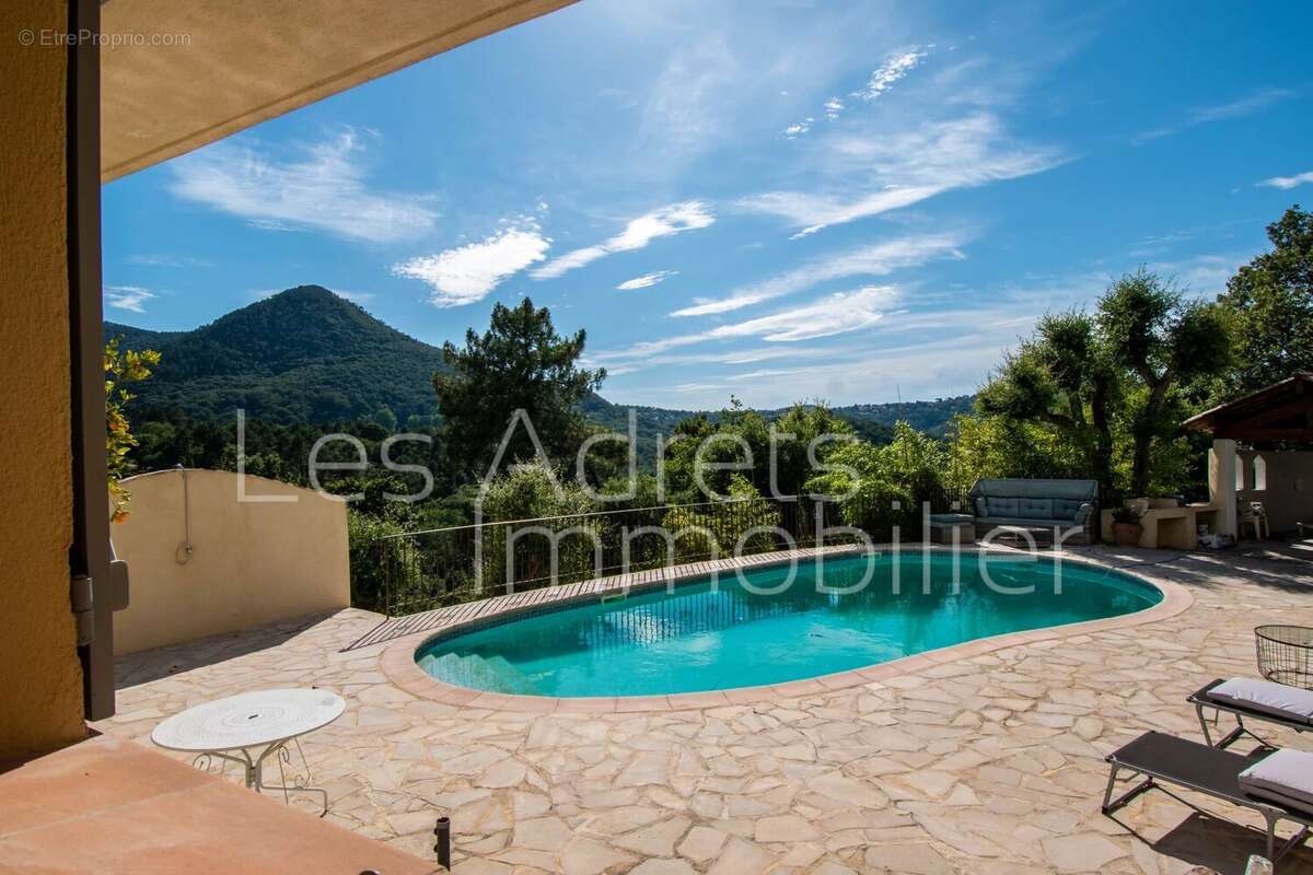 Maison à LES ADRETS-DE-L'ESTEREL