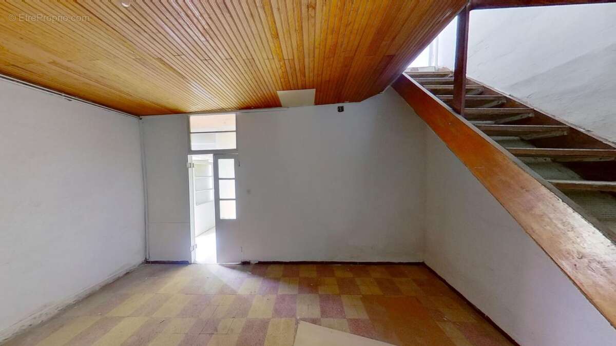 Appartement à MARSEILLE-5E