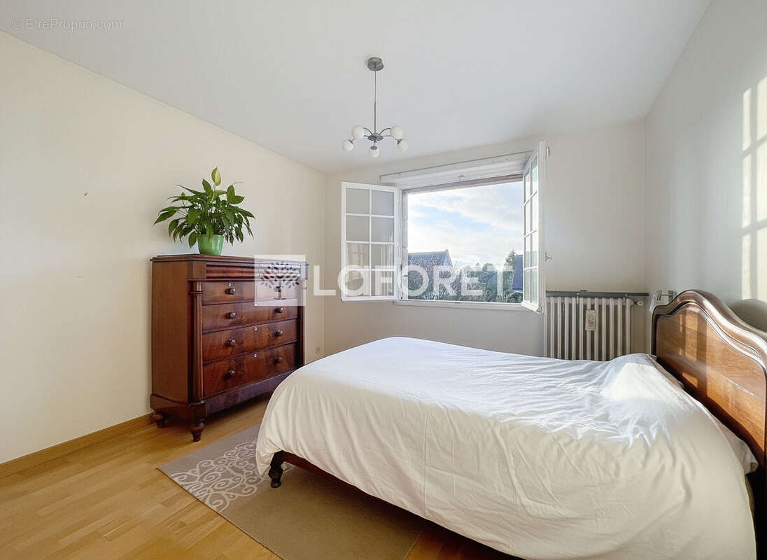Maison Cesson Sevigne 8 pièces - 138m2 ( centre ville - La Hublais - Beausoleil ) - photo 6