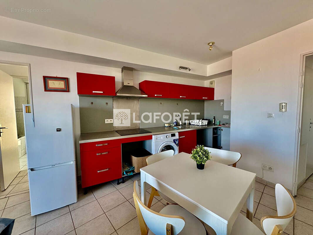 Appartement à MARSEILLE-3E