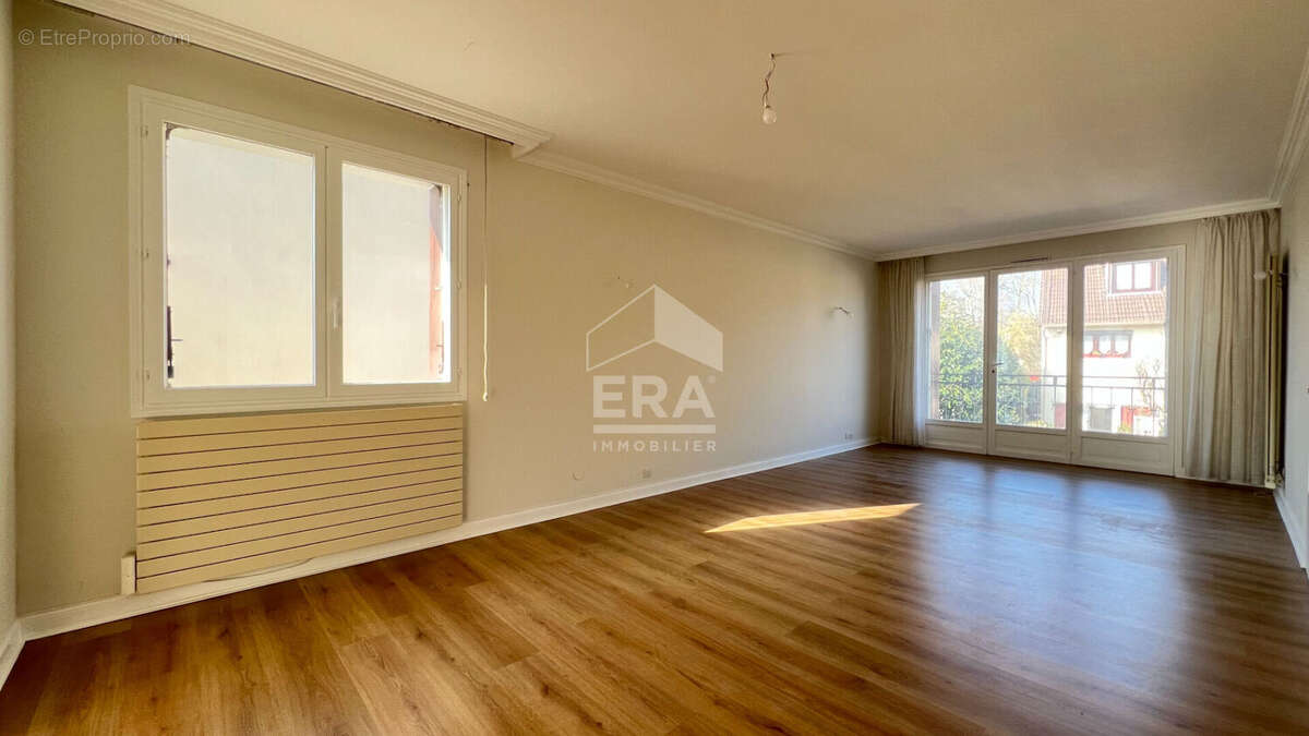 Maison à VIRY-CHATILLON