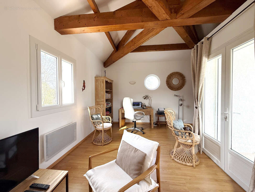 Maison à BAGNOLS-EN-FORET