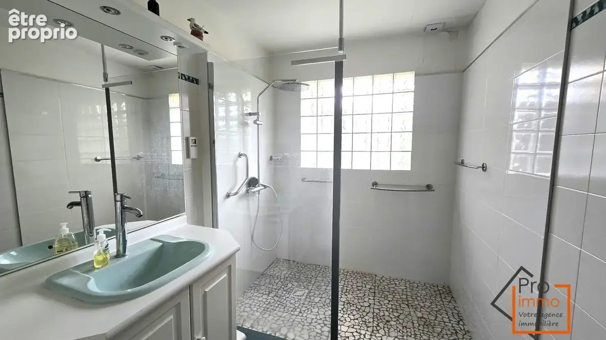 Villa plain-pied avec piscine - photo 8