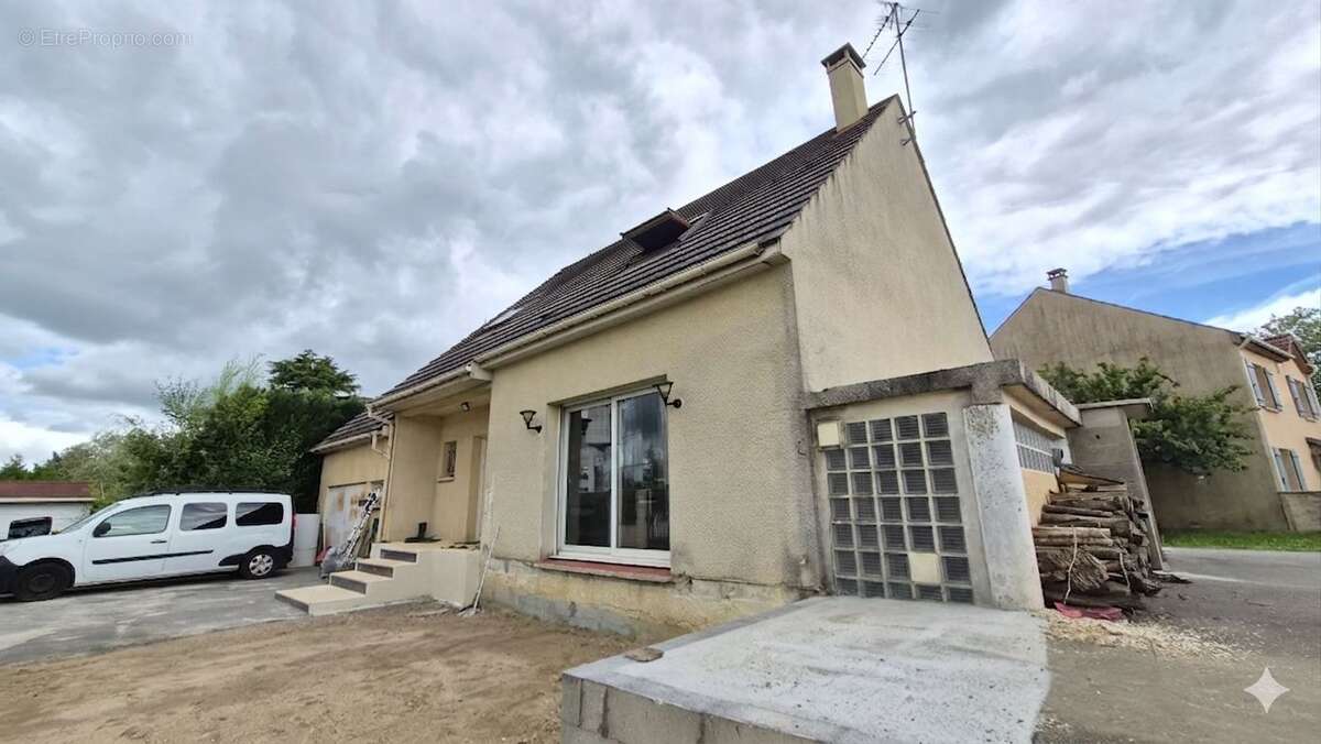 Maison à ARPAJON