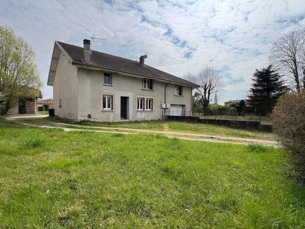 Maison à POLLIAT