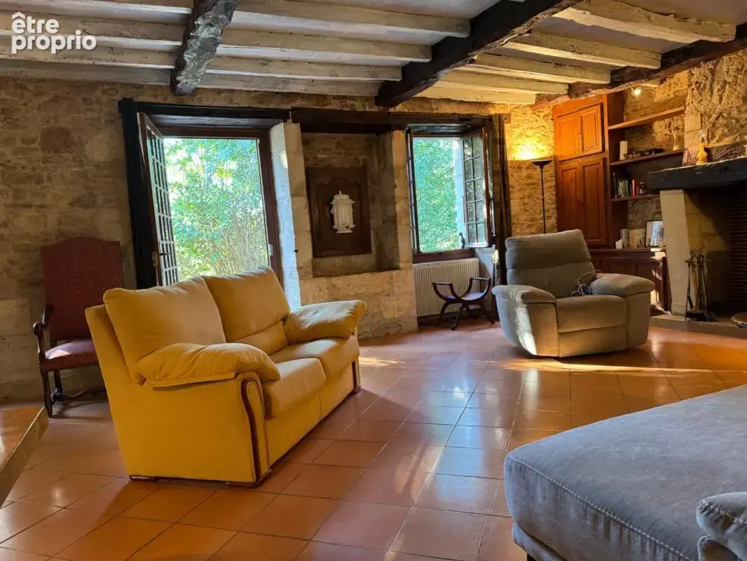 Coulaures (24420) – longère en pierre de 186 m² – 5 chambres – terrain de 3 224 m² – garage et dépendances - photo 46