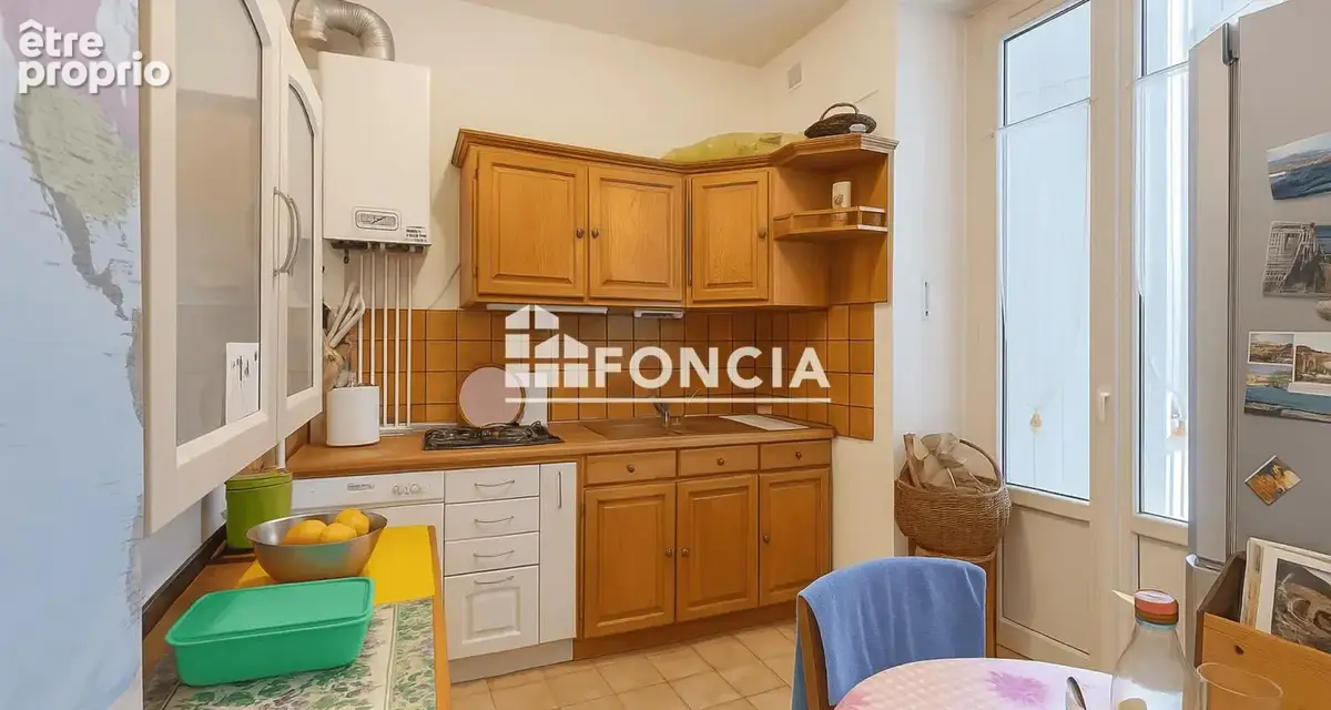 CENTRE VILLE, Investissement locatif : T3 rentable avec garage et ascenseur ! - photo 3